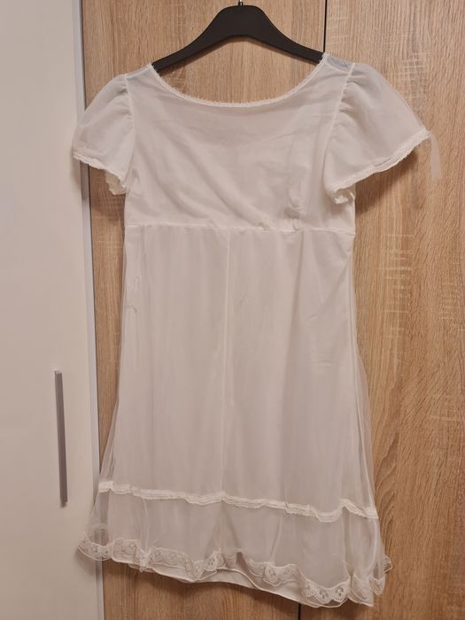 Furou, camasa de noapte, alba, ca noua, semi transparent, dantela