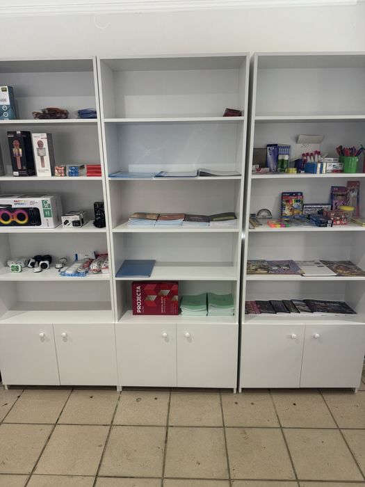 Витрина шкаф новый