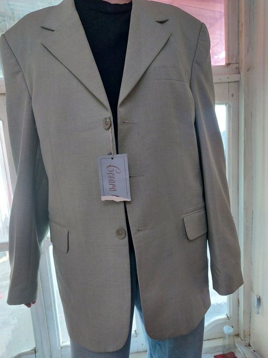 Янги костюмлар сотилади