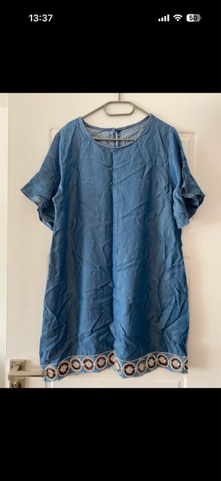 Rochie din denim cu broderie