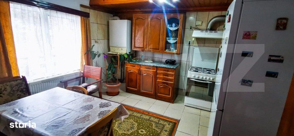 Resedinta cu destinatie de pensiune, 382mp utili si 1000mp teren, in S