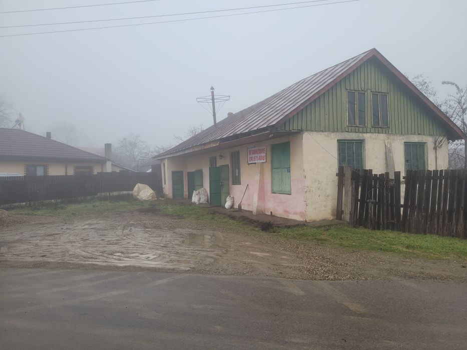 Vand cladire moara si teren