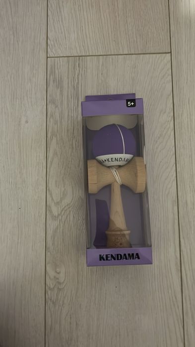 Kendama cu grip si gaură în BanceHole