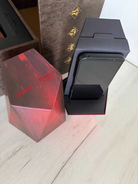 Смартфон ASUS ROG Phone 6 Diablo, 512GB, 16GB RAM, 5G, Hellfire Red