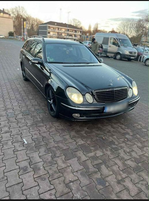 Vand sau schimb Mercedes benz E320 CDI avantgard 2005 stare buna
