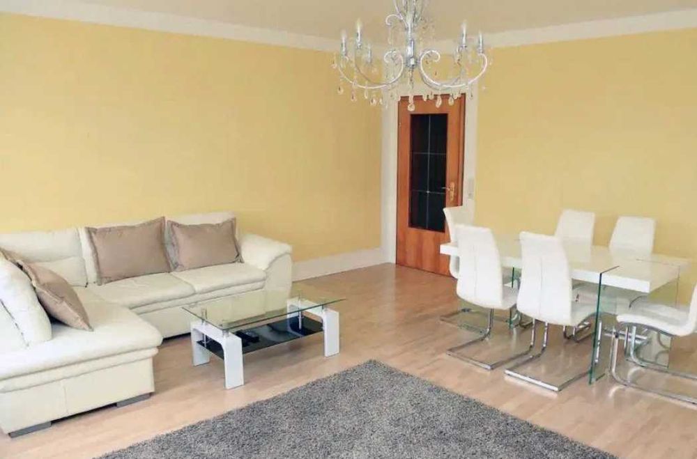 Дава се под наем Тристаен апартамент в Пловдив, Център - 90 кв.м за 331.5 € - Снимка #1