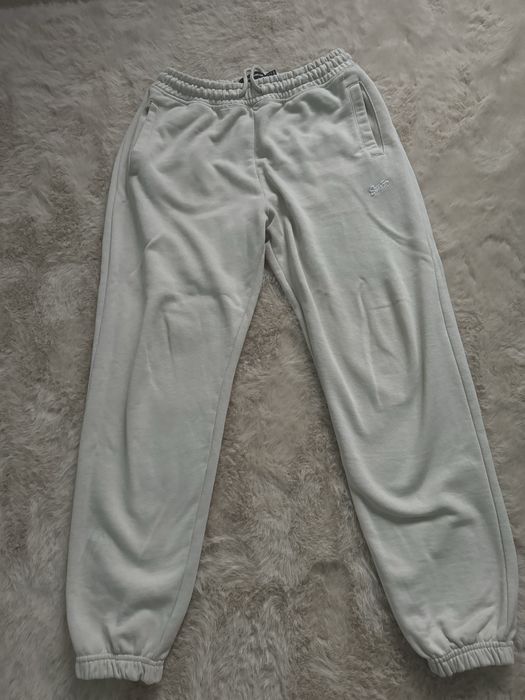 Pantaloni trening  pull&bear ca noi!!super pret!!