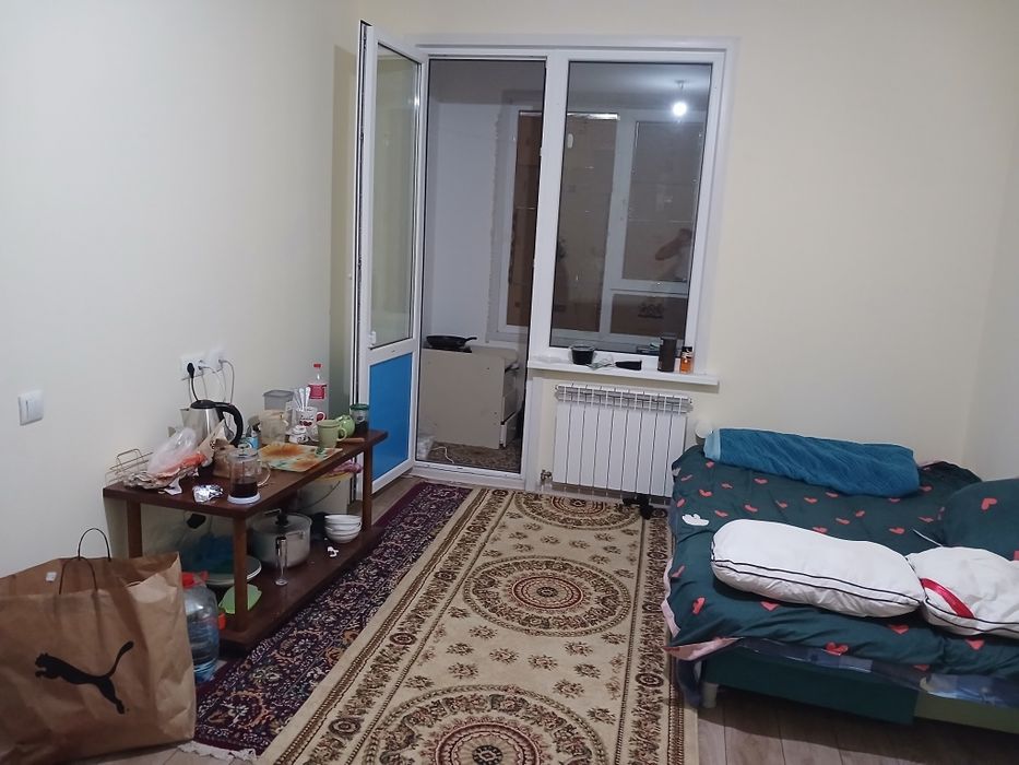Комната с балконом