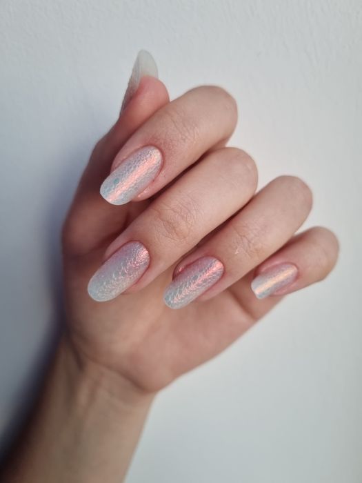 Manichiura unghii gel