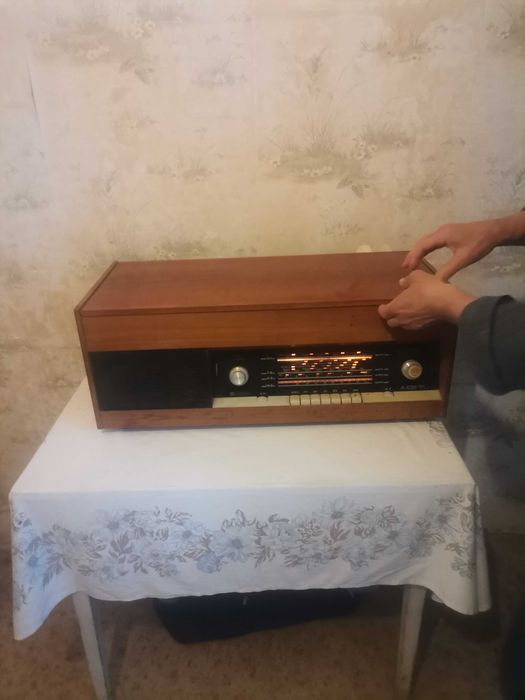 Ретро радио грамофон лапов