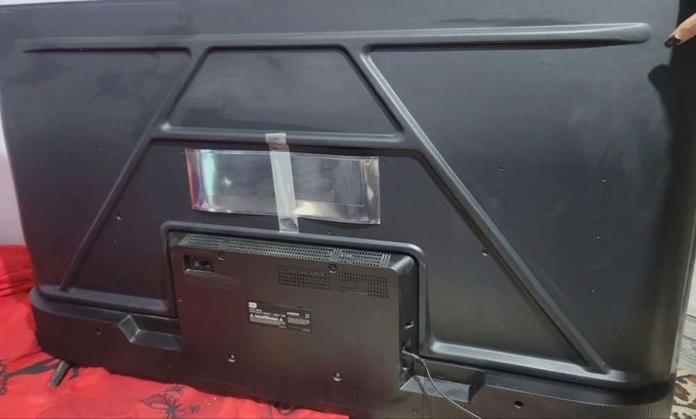 Смарт 55 диагональ почти новый в полном комплекте 2пульта один голосов