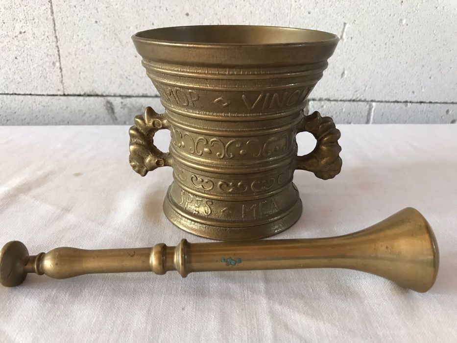Mojare bronz cu pistil