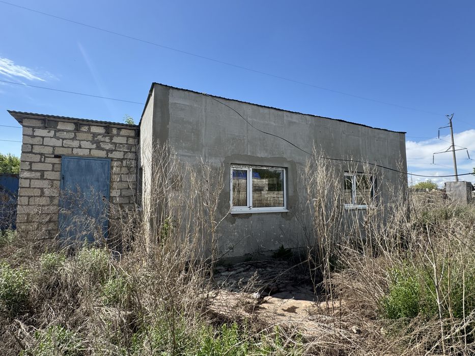 Продам бокс большой гараж.