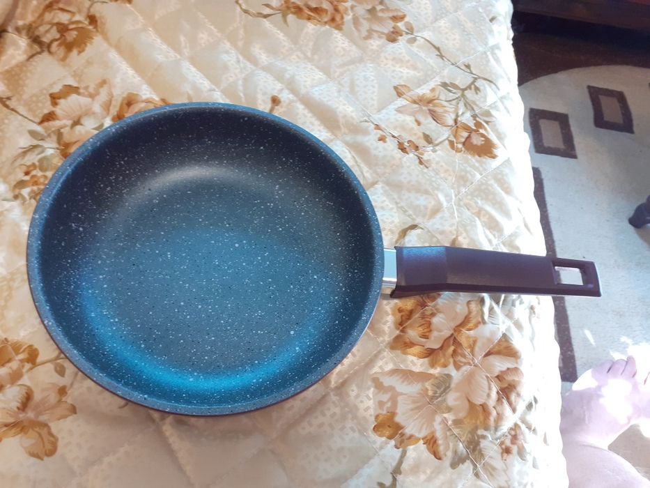 Tigaie ceramica în 3 straturi