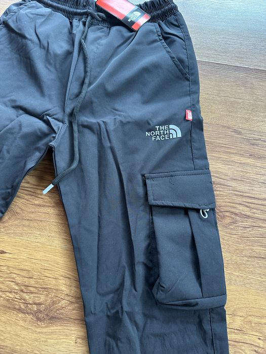 Мъжко,шушлеково,черно долнище The North Face,карго