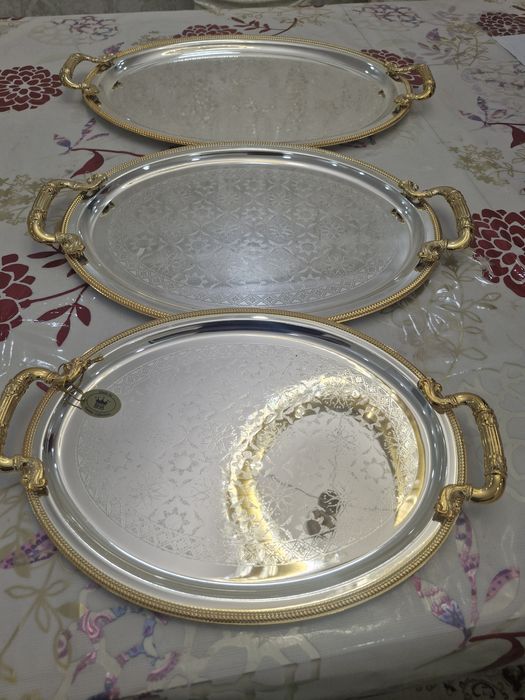 Продаются подносы