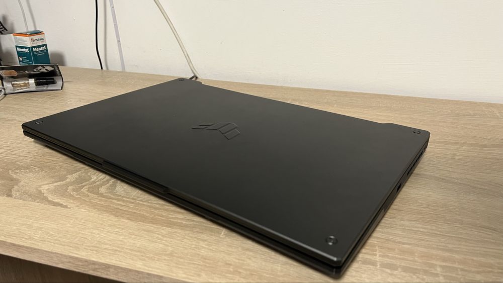 Laptop gaming asus TUF F17 i5 16gb ram 1.5 tb ssd rtx 3050 144hz cu garantie