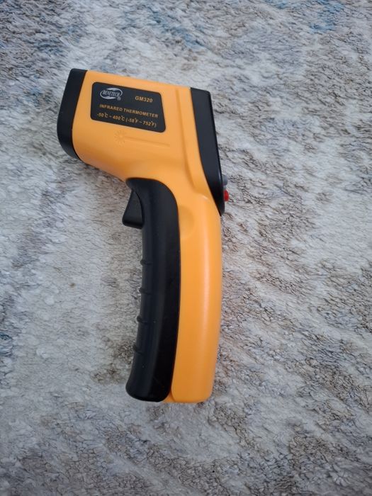 Продаётся термометр инфракрасный