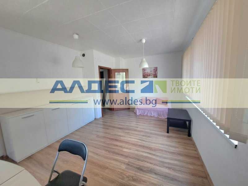 Продава се обзаведен едностаен в Оборище до бул. Мадрид