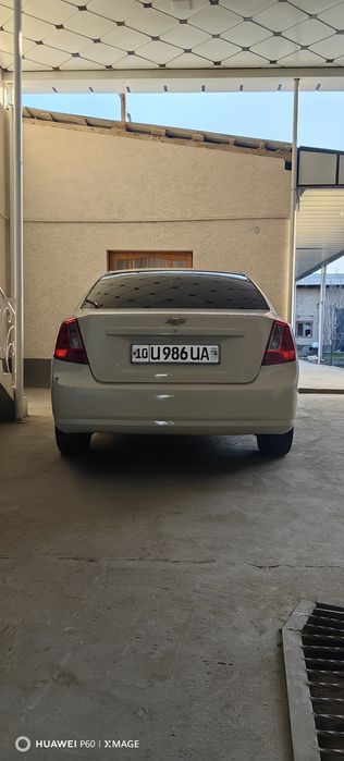 Lasetti 1.8- 1.6 avtamat qo'yilgan.