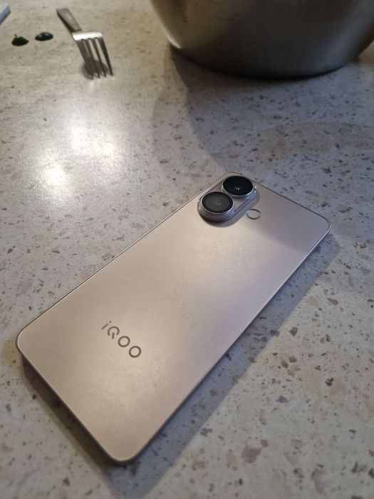 IQOO Z10R гб 8/256