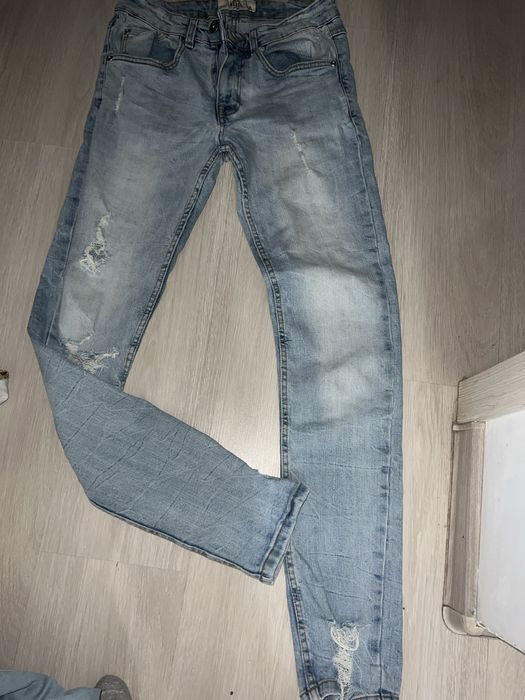 Blugi diferite modele măsură M si L