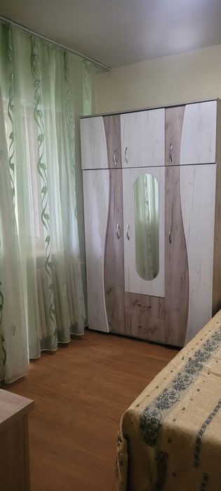 Inchiriez apartament