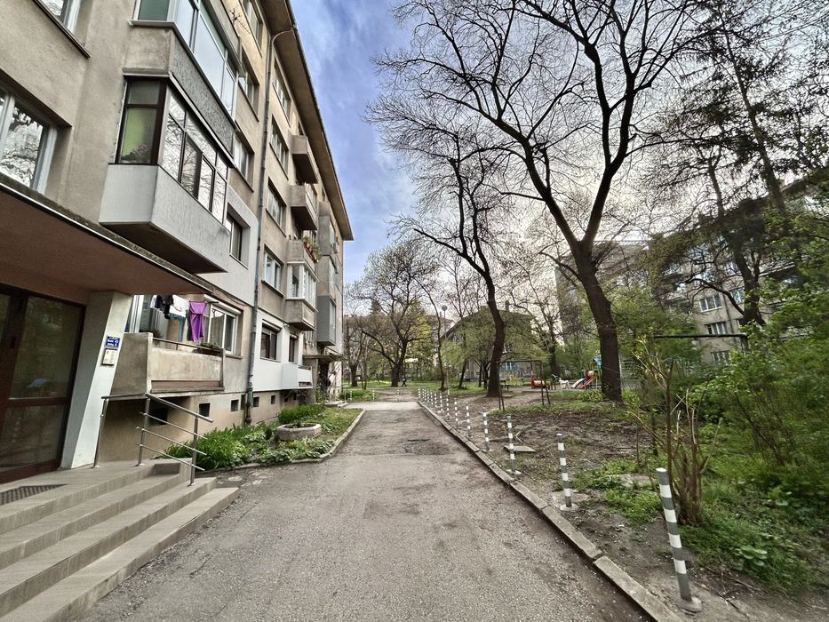 Двустаен апартамент под наем в кв. Яворов