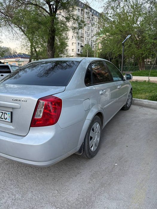 Arendaga jentira avtamat suxoʻyga