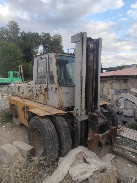Продам Львовский вилочный погрузчик кара