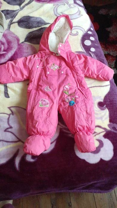 Combinezoane de iarna fetițe noi cu etichete.