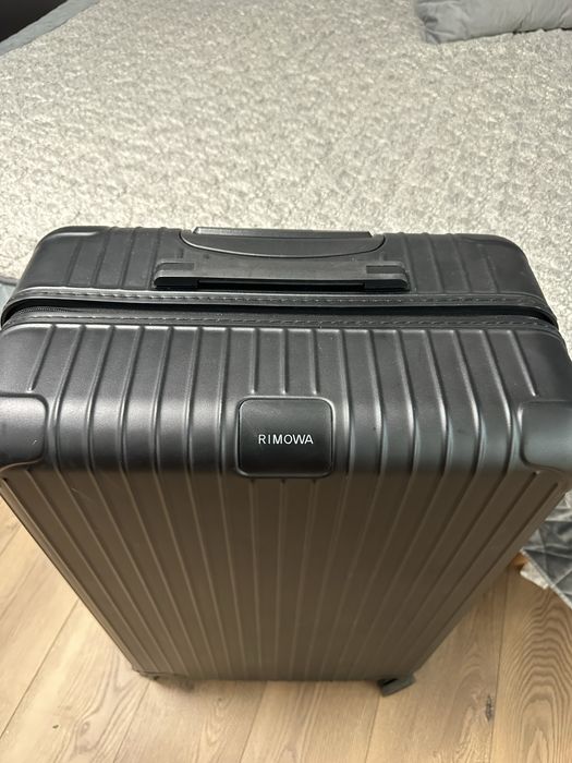 Vând geamantan RIMOWA Ultralight