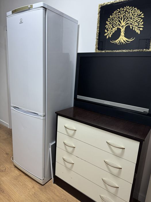 Комод,телевизор .Торг