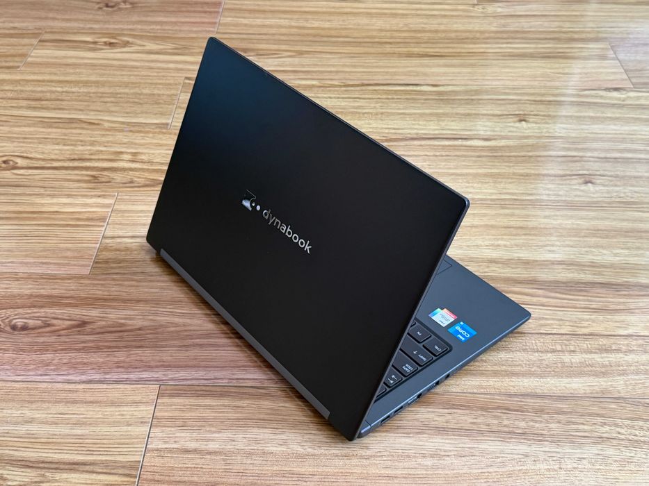 13.3 Toshiba DynaBook X30L`Core i5-1240P/16GB LPDDR5/512GB SSD/900 Грама/Батерия 14 часа/Magnesiun