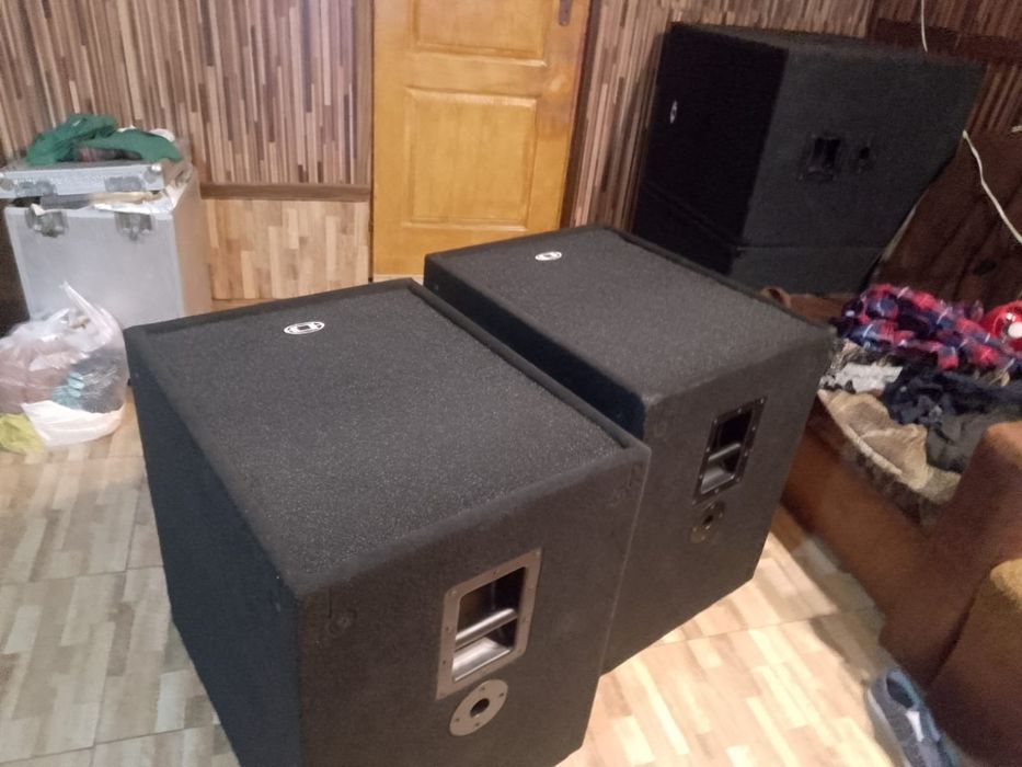 Vând 2 bași pe 18, clone Dynacord