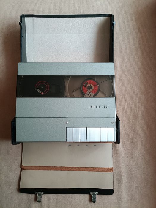 Vând Magnetofon Uher