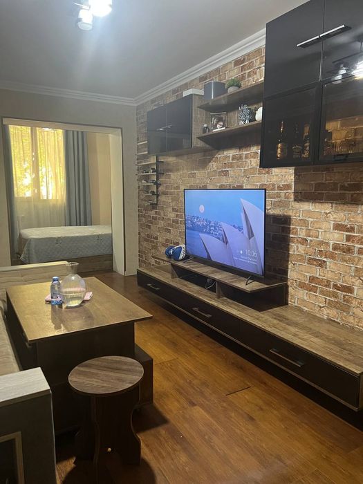 Срочно продается 1 комнатная квартира с балконом 2/6 в поселке Улугбек