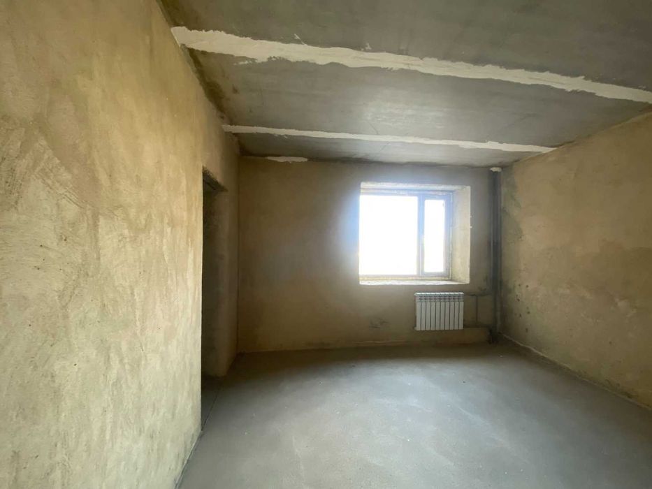 продам 2 комн квартиру в центре