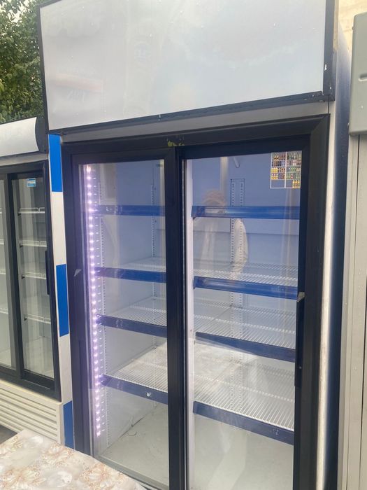 Витринный холодильник