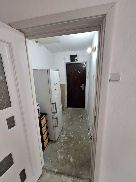 Vând garsoniera zona TRAIAN