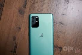 OnePlus 8T 256GB ishlaydi, ekran muammo