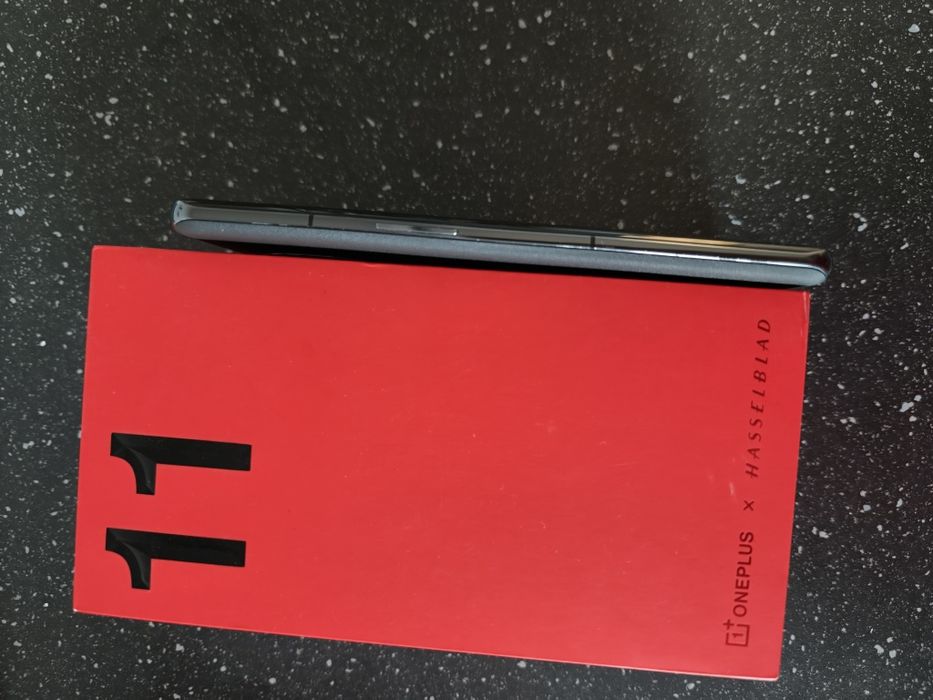 Telefon OnePlus 11 5G • RAM 16 +12 GB • Stocare 256 GB