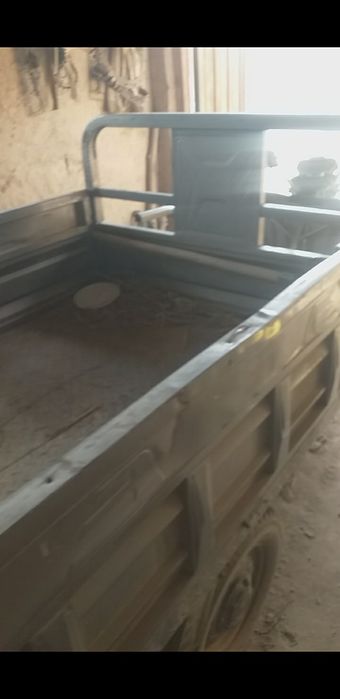 Elektr muravey soz holatda yurib turibdi soz