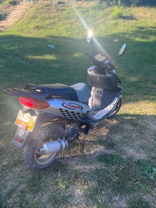 vand scuter model chinezesc in 4 timpi