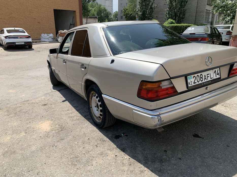 Продам Мерс 124 Е 220
