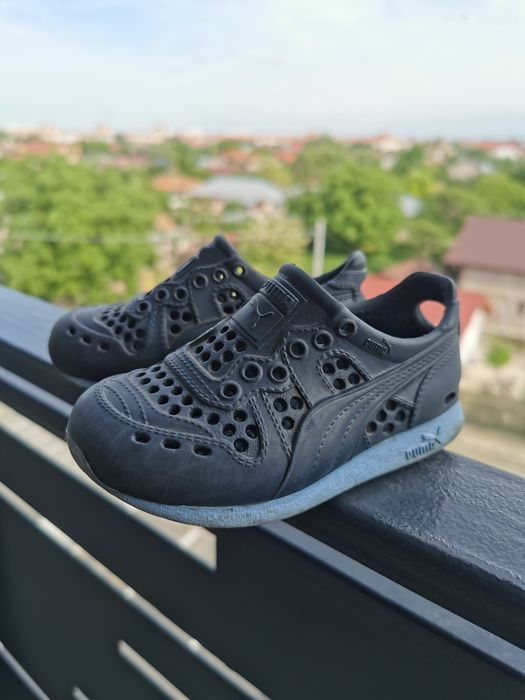 Adidași Puma marimea 5 U. K cu gaurele