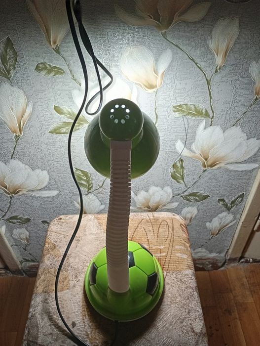 Продам детскую настольную лампу