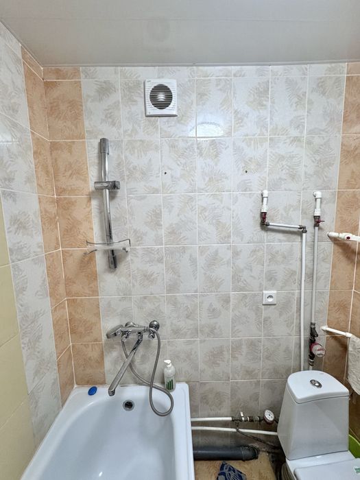 2 комнатная, Космонавтов 3