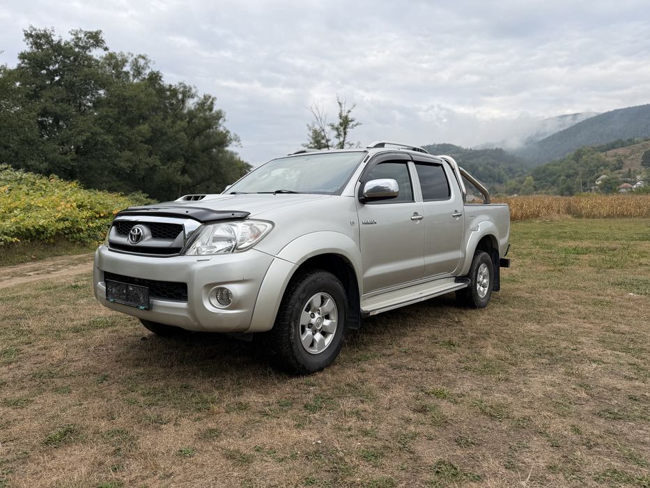Toyota hilux  2.5/ 144 cp