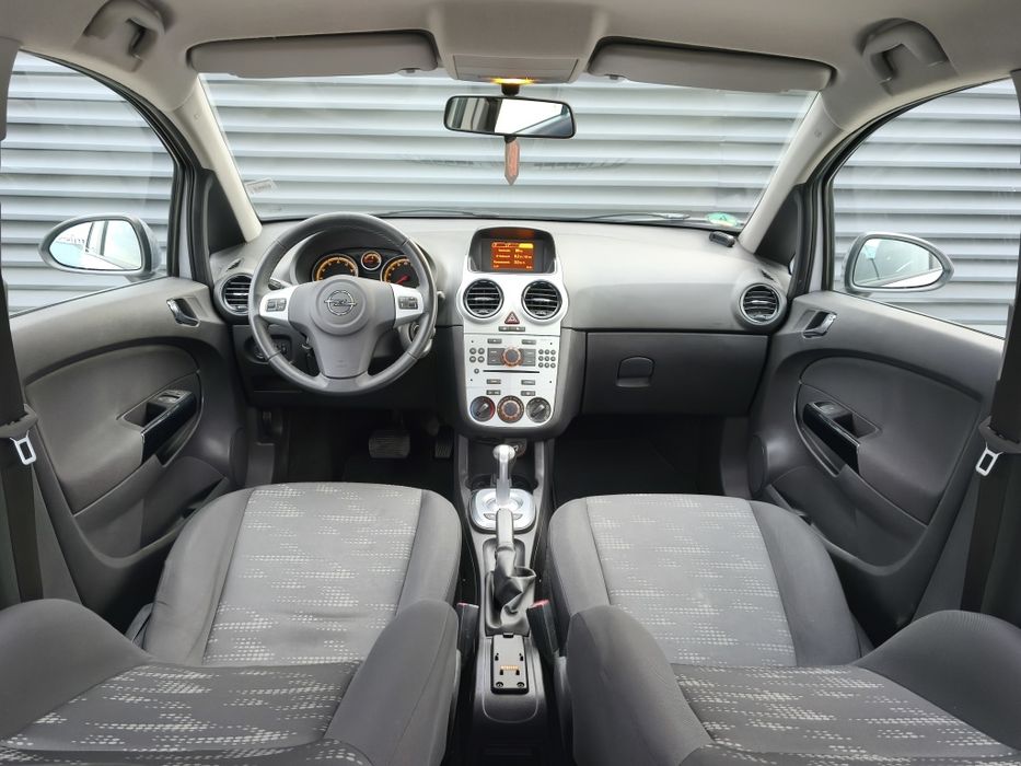 Opel Corsa D 1.2 Facelift Euro  Benzina - Cutie automata / Easytronic